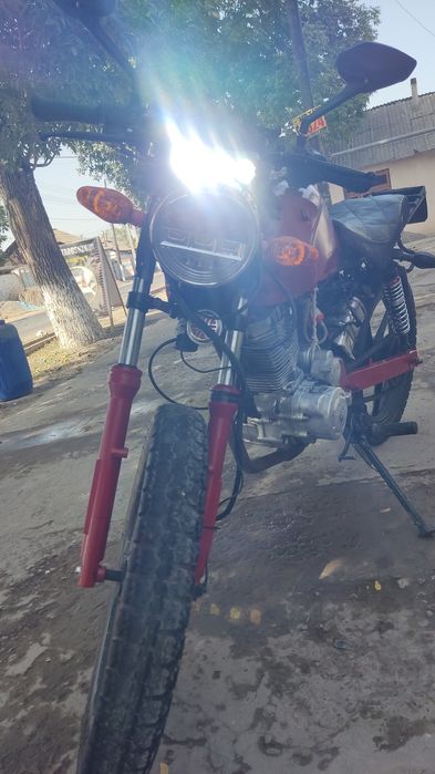 Motosikil 200 kub