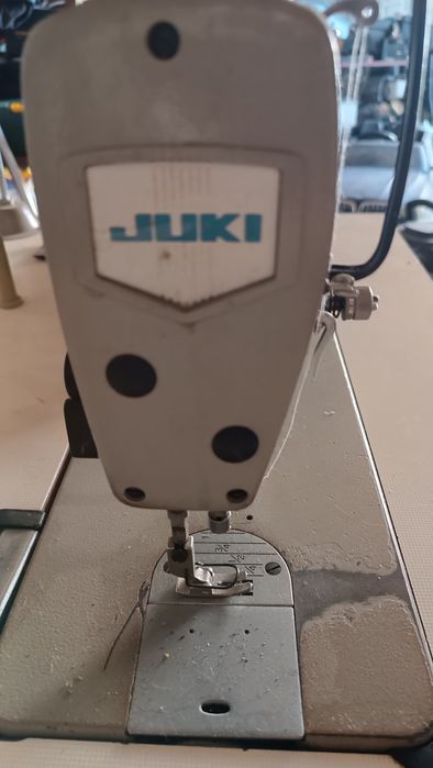 Професионална шевна машина