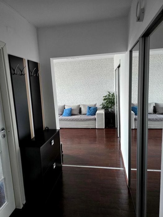 Vand apartament 2 camere piață (central)
