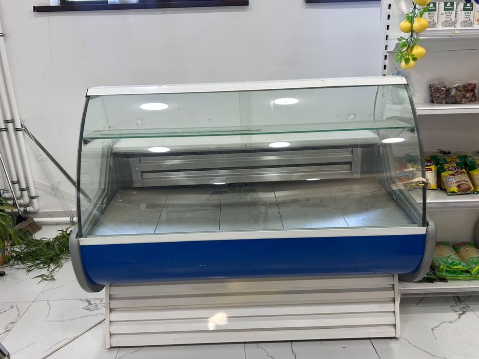 Продам ветринный холодильник б/у