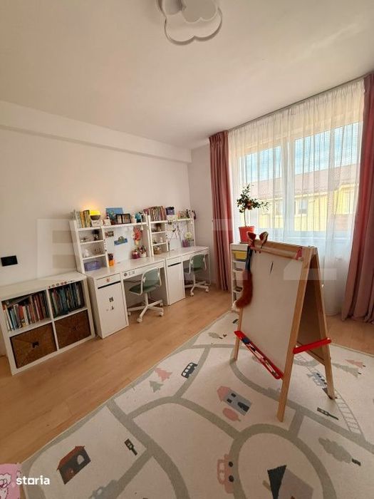 Apartament cu 3 camere de vanzare, Garaj subteran, zona Centrala