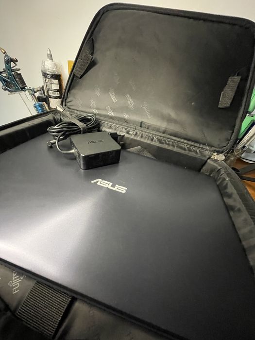 Laptop ASUS X542UR – i5, stare ca nouă