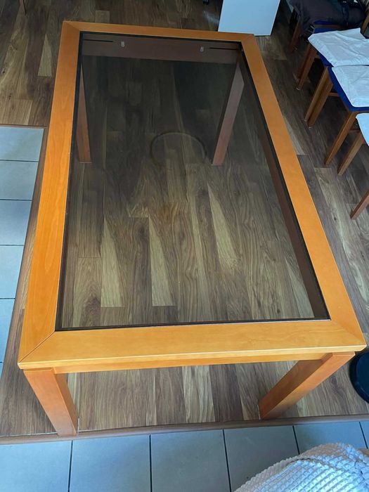 Маса от масивна дървесина и закалено стъкло,  160x90 см.