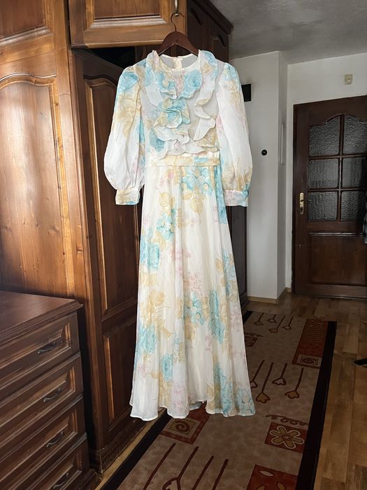 Продавам рокля италианска коприна 55лв.