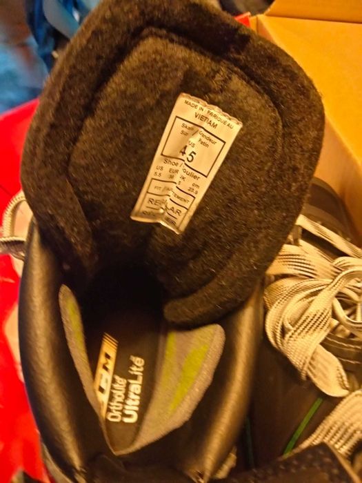 Patine hockey CCM