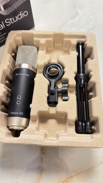 Avid Vocal Studio студиен мирофон USB