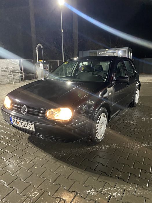 Volkswagen Golf 4 1.6 16V – 2003 – bine întreținut