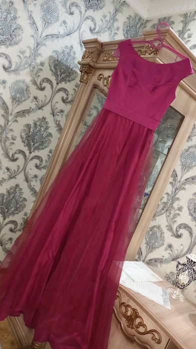 Vecherniy koyne S,M 36 38 razmerga keladi