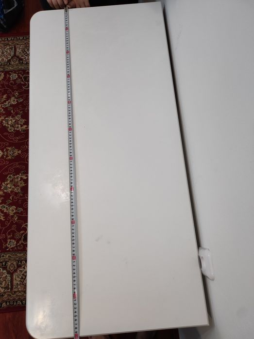 Стол с выдвижными ящиками