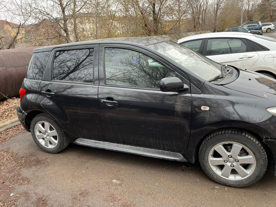 Toyota IST, 2005 г.