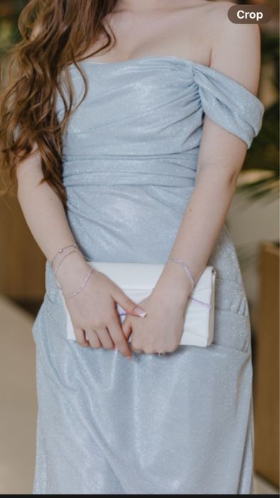 Сребърна бална рокля