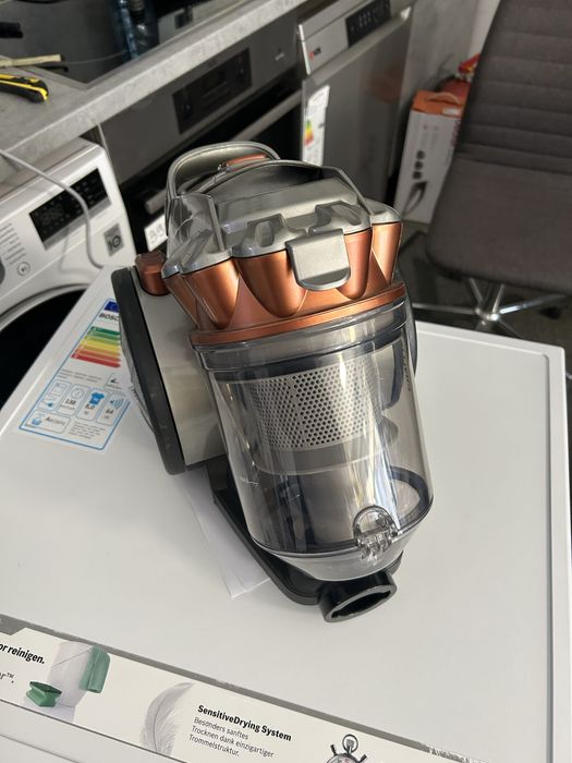 Чисто нова Прахосмукачка  Finlux с контейнер сребриста