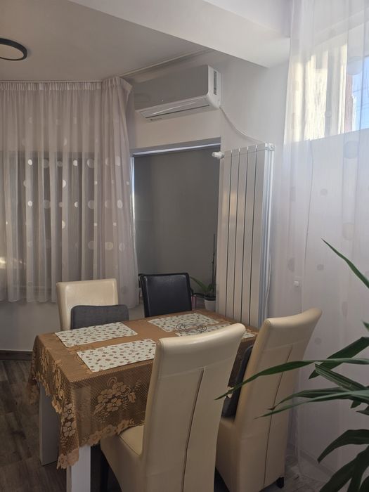 Închiriez apartament