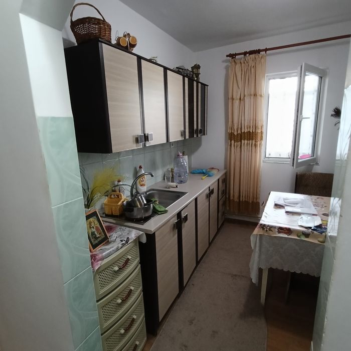 Vând apartament 3 camere