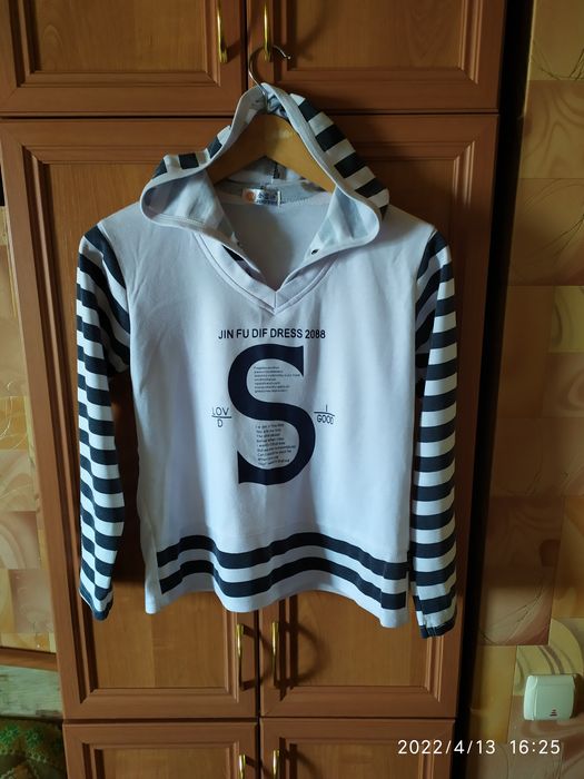 Кофточки разные. Качество отличное.