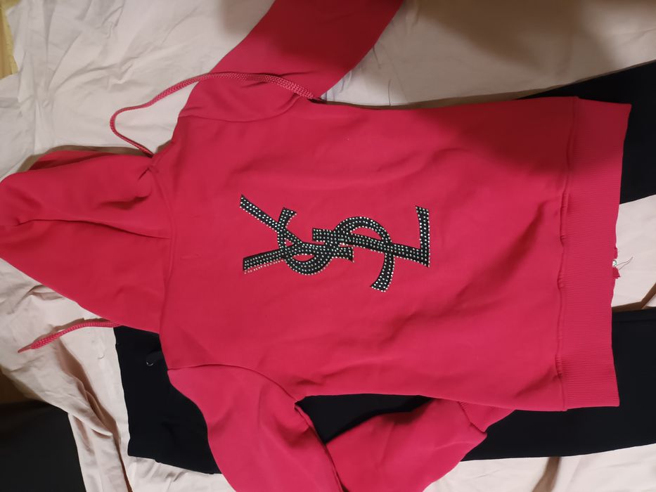 Продам  2 спортивных костюма