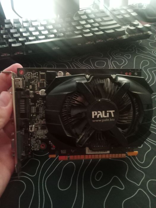 Продаю видеокарту GT740