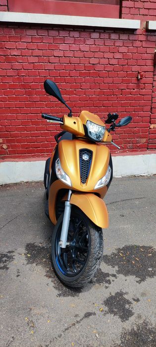 Inchiriez scuter Honda pcx 125cc ( Glovo, Bolt, Wolt)