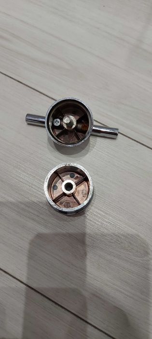 Дръжки за душ кабини , стъклени витрини и прегради ,стъклени врати