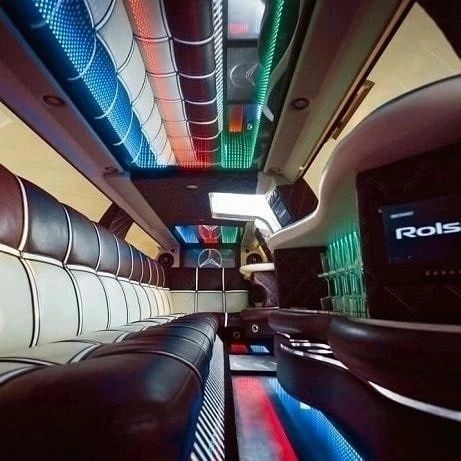 Прокат лимузинов.