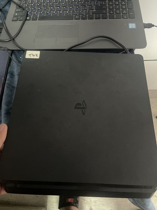 Playstation 4 slim