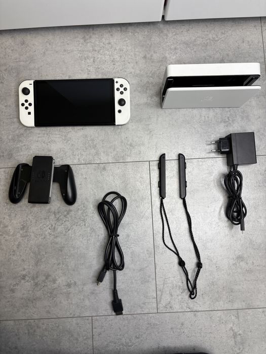 Конзола Nintendo Switch Oled 64gb