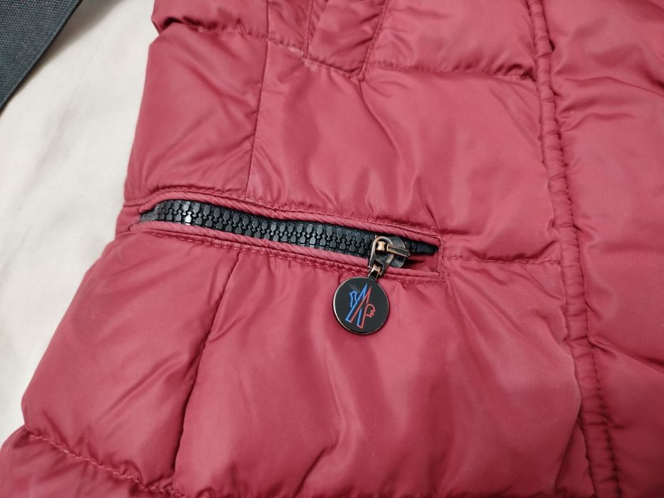 Женская куртка от бренда Moncler