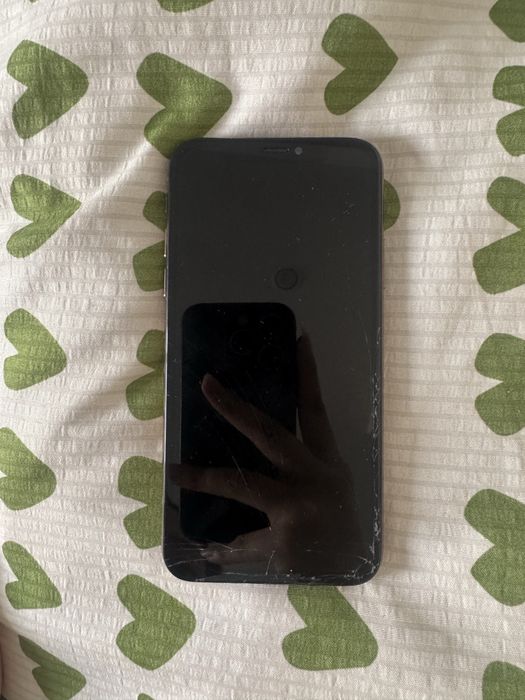 Продам IPhone Xs