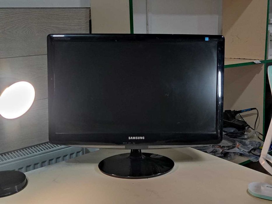 Монитор Samsung 24" - LED, Full HD Отличное состояние