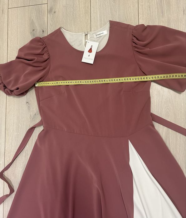 Rochie eleganta roz prăfuit, mânecă bufantă, insert alb