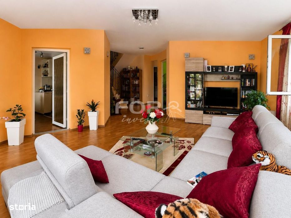 Vilă cu 5 camere, 880mp teren, de vânzare în Oncea Oradea