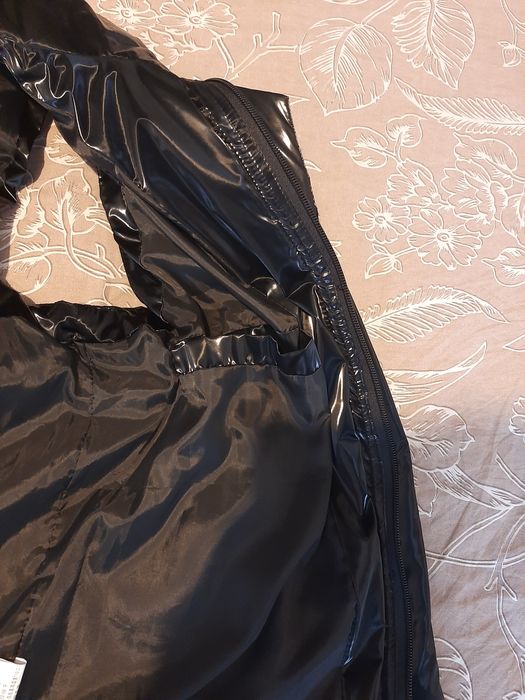 Черен лъскав елек