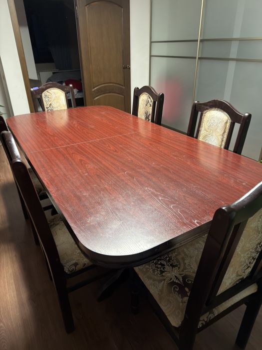 Стол, стулья, спальный гарнитур