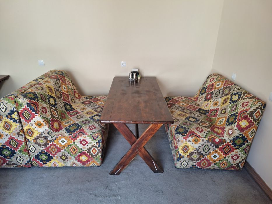 Mebel kafe restoranga holati yaxshi