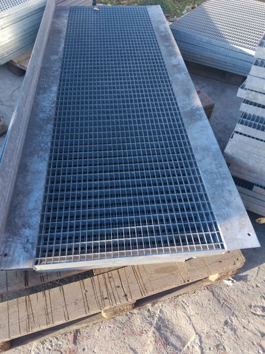 Vând gretare zincate sau trepte zincate