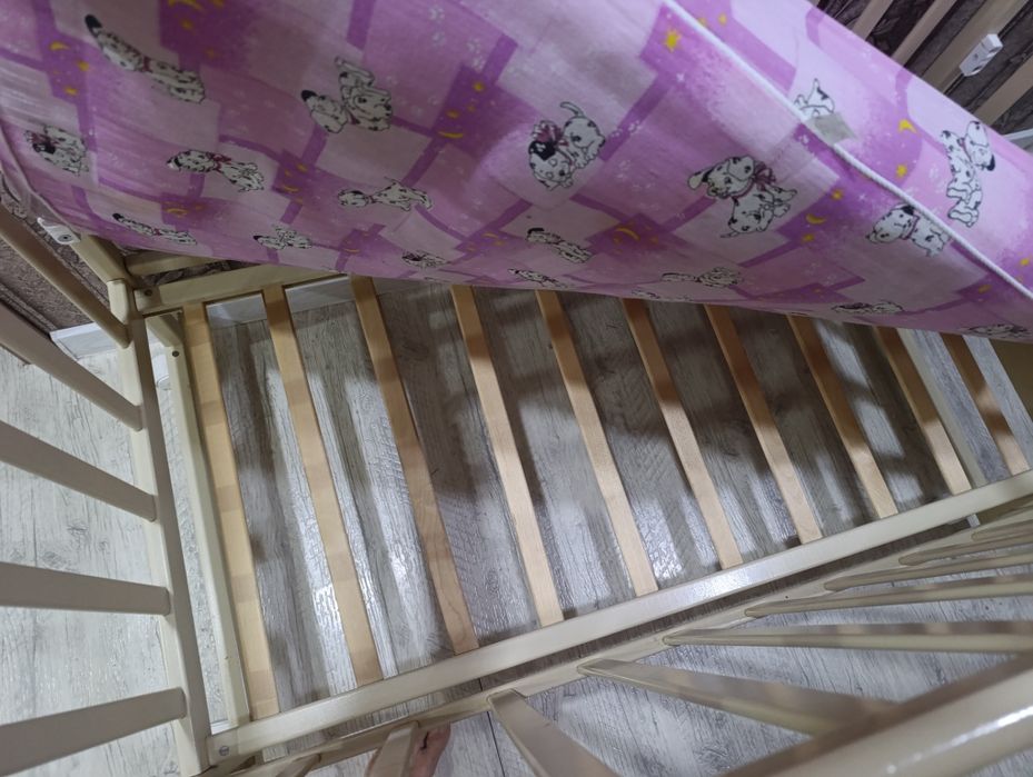 Продам детскую кроватку