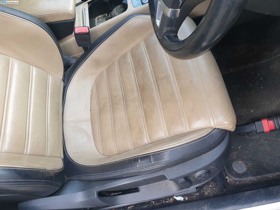 Interior Piele Crem cu Negru cu Incalzire Scaune Fata Stanga Dreapta Bancheta Sezut cu Spatar Volkswagen CC 2012 - 2017 [K7686]