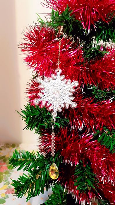 Ornamente pentru bradul de Crăciun stil mozaic cu diamante