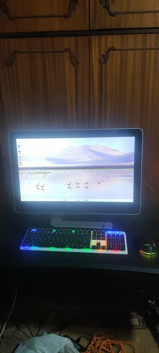 All in one i7 , 16GB Ram, 256 GB SSD, 24 inch