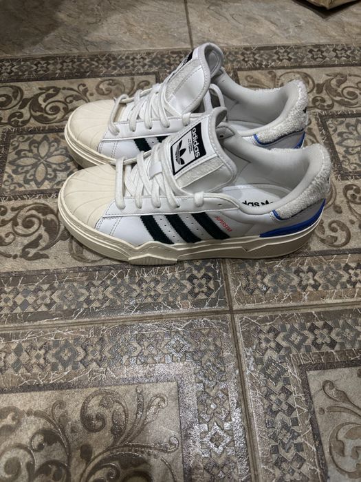 Кроссовки Adidas