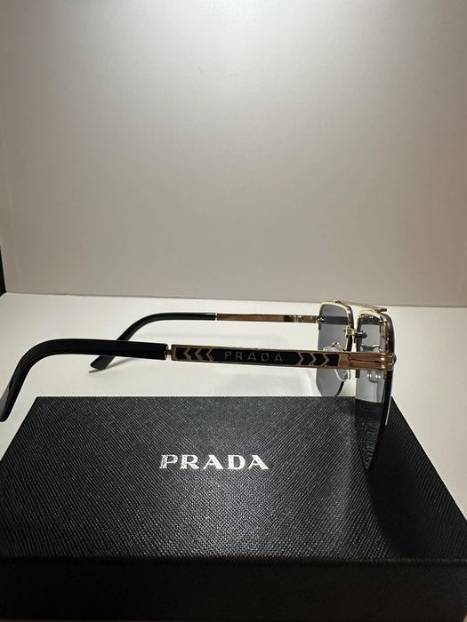 Слънчеви очила Prada
