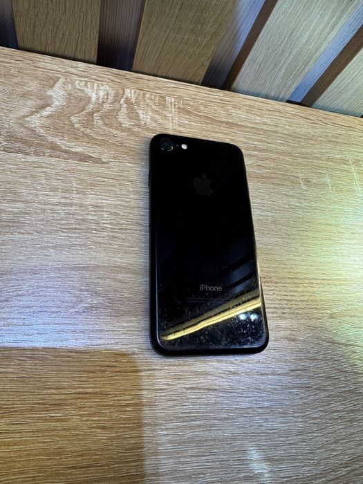 iPhone 7 32 gb jet black