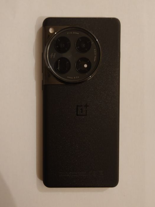 OnePlus 12 – 16GB RAM / 512GB ROM + 6 huse
