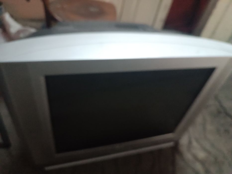 Продаю свой телевизор LG в отличном рабочем состоянии , 300000 сум