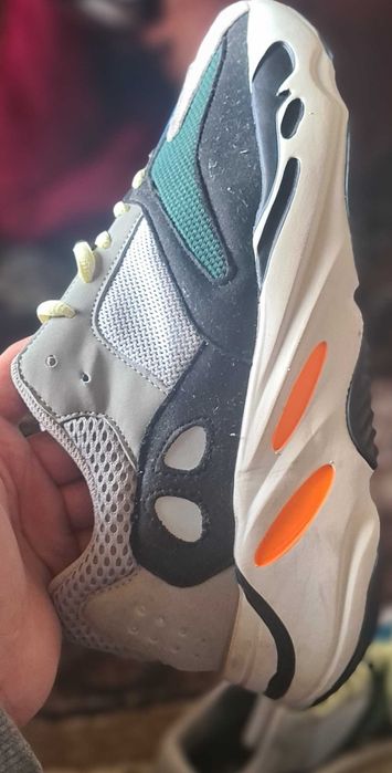 Vând Adidas Yeezy Boost 700 Wave Runner