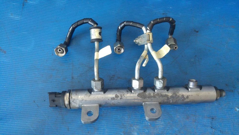 rampa injectoare 3.0 hdi 241 cp dt20c citroen c5 peugeot 407 0445216030