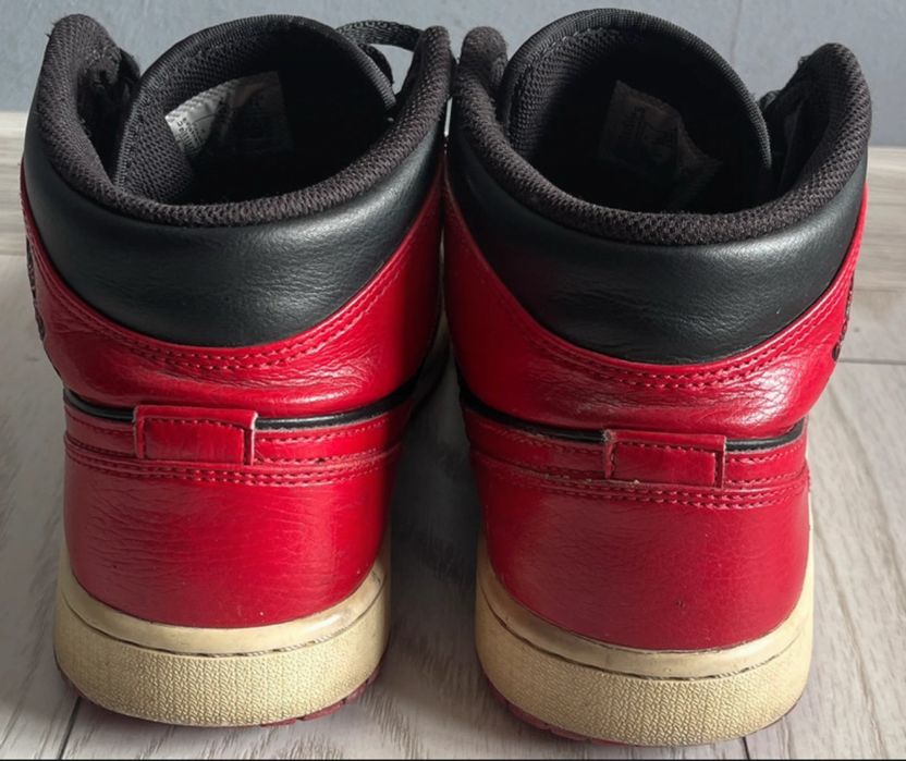 Jordan 1 Mid Bred Red/Black