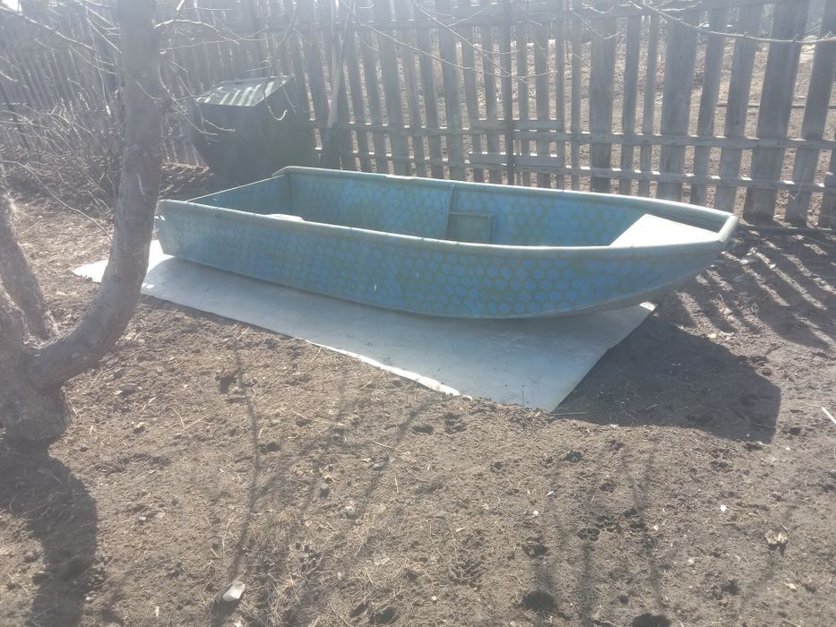 Продам лодку материал пнд