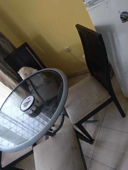 Маса стъклена кръгла