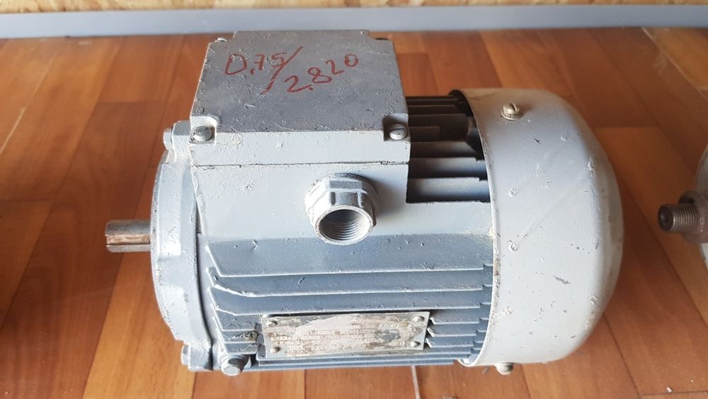 Электродвигатель и электрогидротолкатель